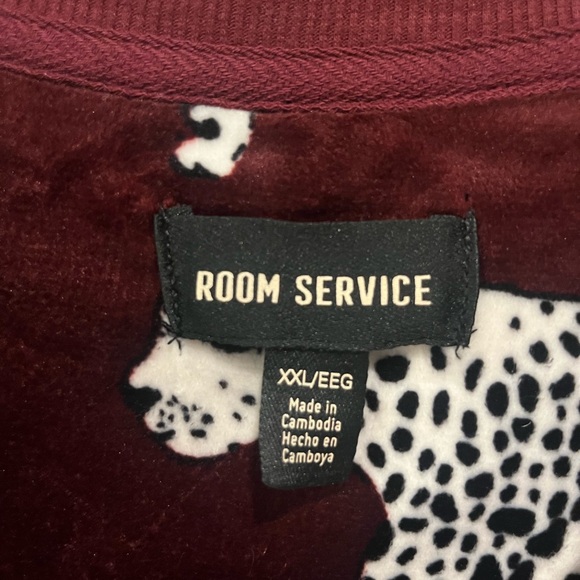 NWT Room Service Leopard Print Burgundy Women's Top Size XXL - Picture 11 of 11